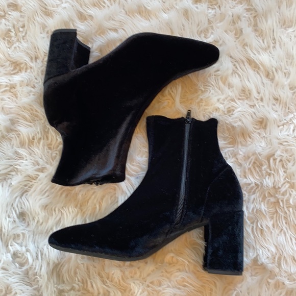Jeffrey Campbell Cienega-Lo black velvet ankle sock boots. Size 8.5 - Picture 3 of 12